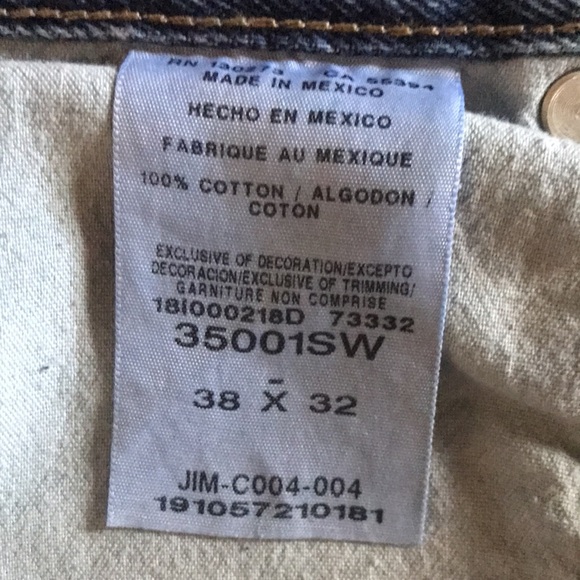 Wrangler men’s medium weight jeans. Great condition!! - Picture 3 of 3